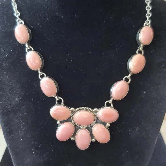 New Sterling Silver & Pink Conch Large Statement Necklace Gorgeous! - Picture 2 of 12